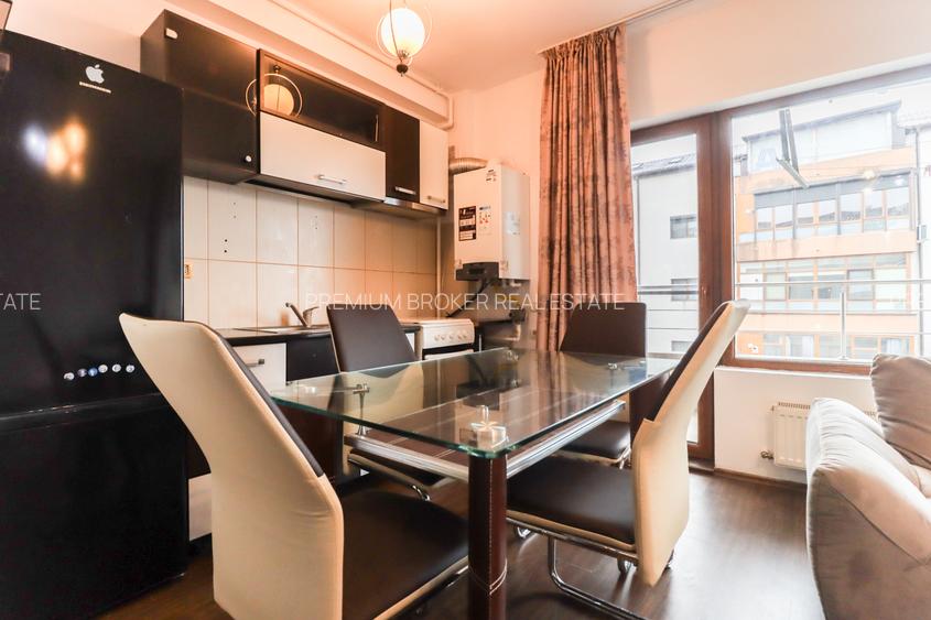 Apartamentul Tragis – spațios și bine compartimentat – - 9