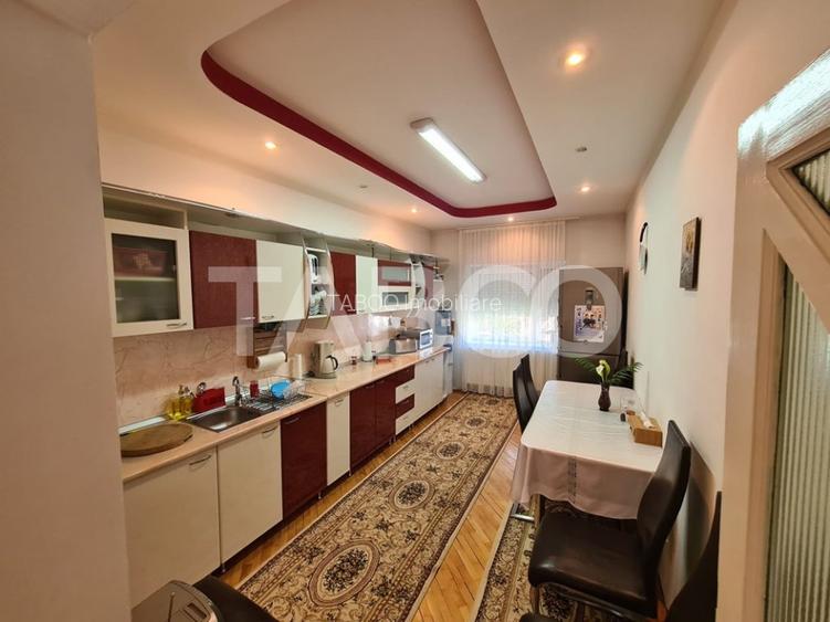 Casa cu spatiu comercial de vanzare in Sebes zona centrala - 8