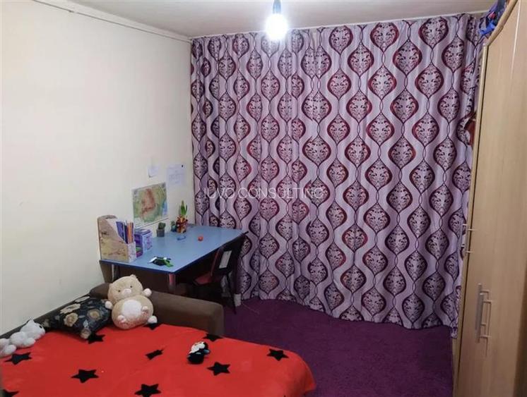 Vanzare Apartament 3 Camere Semidecomandat Spinis - 3