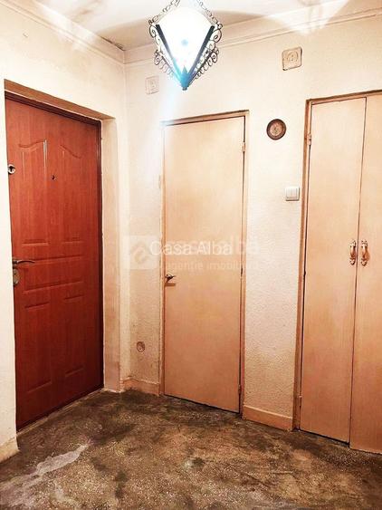 Blv. Poitiers - 3 camere decomandat, doua bai, etaj 1+2, bloc 1989 - 7