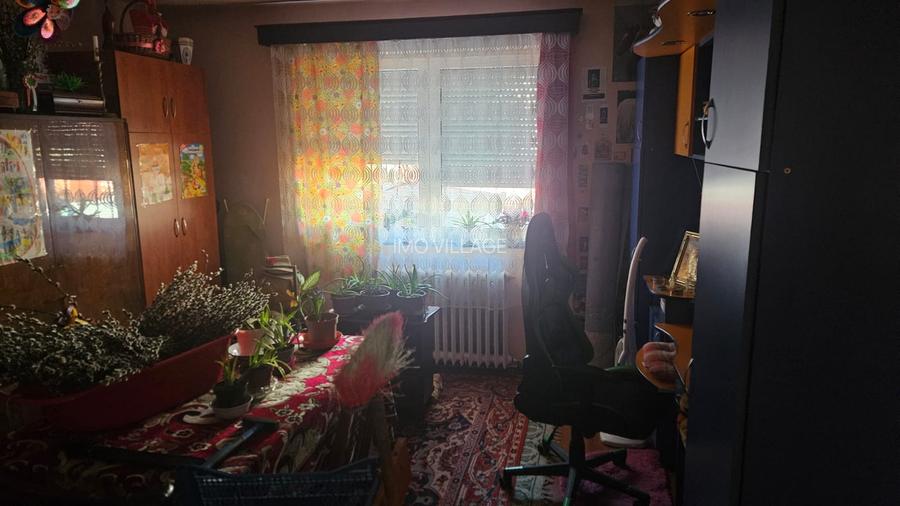 Vand apartament cu o camera, Sangeorgiu de Mures, zona Centrala - 4