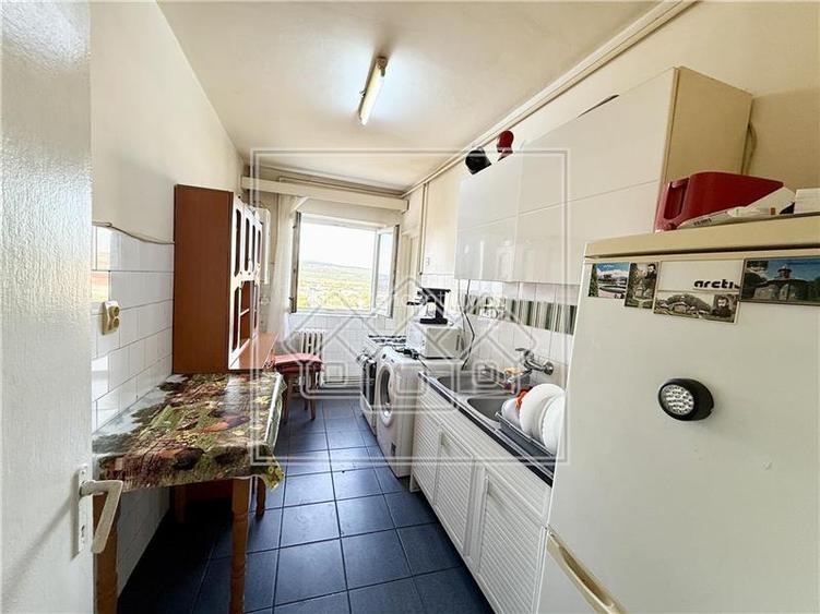 Apartament de vanzare in Sibiu - 3 camere, decomandat - Vasile Aaron - 5