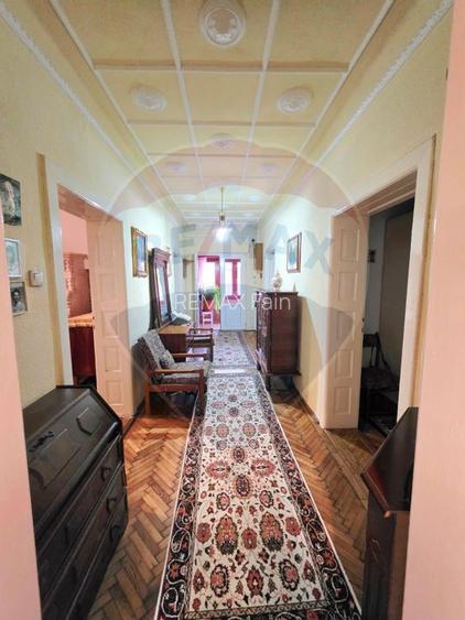 Casa cu 5 camere de vanzare in centrul orasului Talmaciu - 35