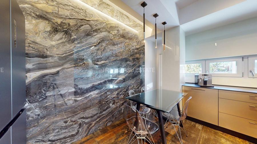 Un singur cuvant-IREPROSABILA - 10