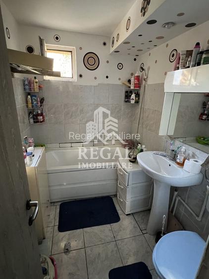 Apartament 3 camere de vânzare – Micro 5/1, Bd. Traian - 7