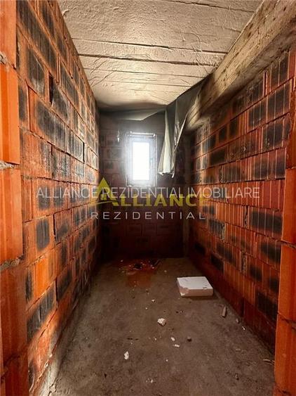 Vila individuala 5 camere ~ 3 bai ~  Teren 300 mp - 12