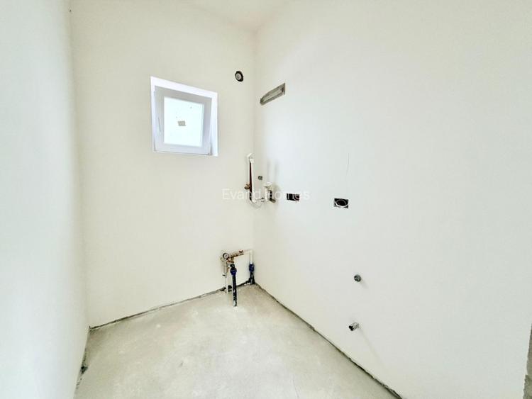 Duplex Mosnita 4 camere -3 bai- 110 mp-toate utilitatile + Asfalt - 12