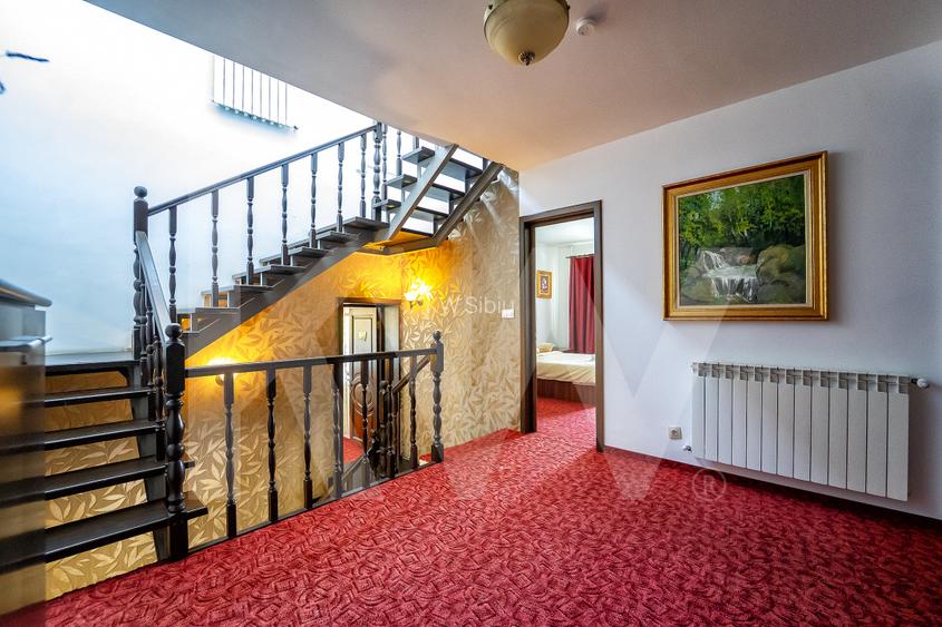 Vila exclusivista cu piscina si panorama de vis Cisnadioara - 24