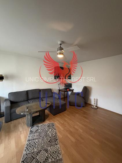 3 decomandate 1 Mai - 28