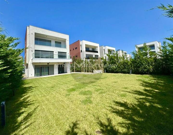 VILA INDIVIDUALA de LUX in Complex | 8 camere | Mobilata&utilata | 4 locuri de p - 16