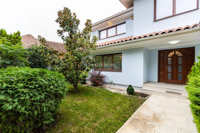 In dulcele stil mediteranean - casa de lux cu accente contemporane - 39