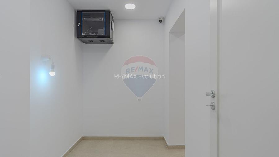 Clinica medicala-9 cabinete- URBAN PLAZA - bloc 15 parter! - 12