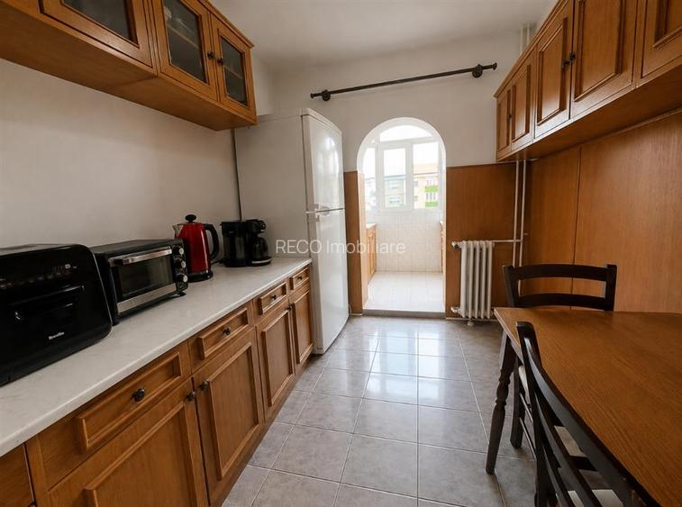 RECO Apartament cu 3 camere, decomandat -etaj 3-Nufarul - 3