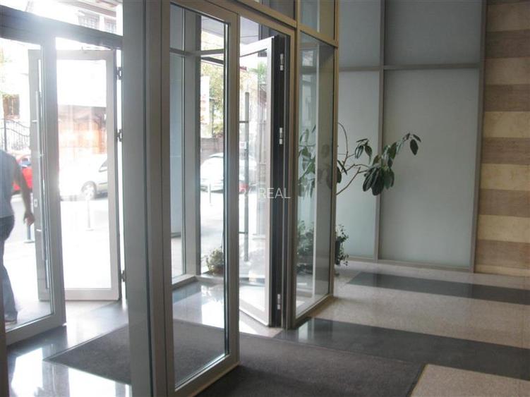 Vanzare cladire de birouri inchiriata integral - Yield 8% - 9