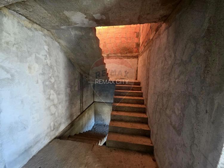 Casă / Vilă cu 5 camere de vânzare - 15