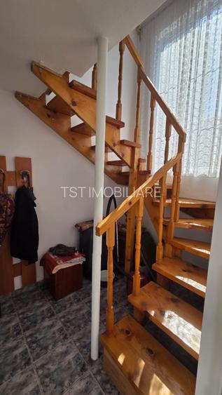 Casă cu etaj de vânzare – Strada Bujorului, zona Piața Mare - 11