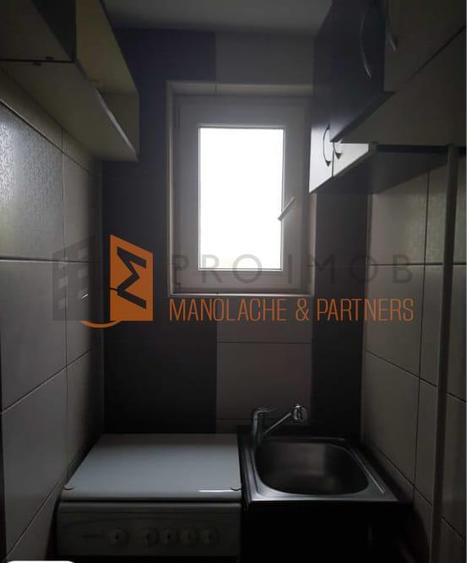 Apartament 2 camere cf 2 semidecomandat zona Spiru Haret