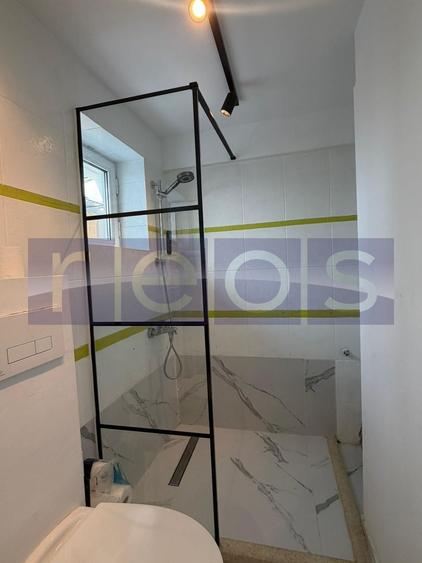 VANZARE 2 CAMERE - SEMIDECOMANDAT  P-ta Romana- EMINESCU - 26