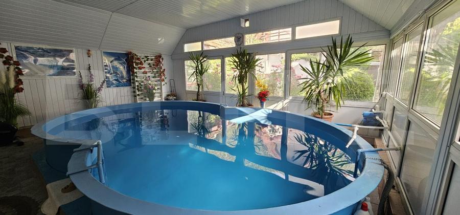 Casa familiala sau pretabila pentru pensiune SPA, Tarlungeni