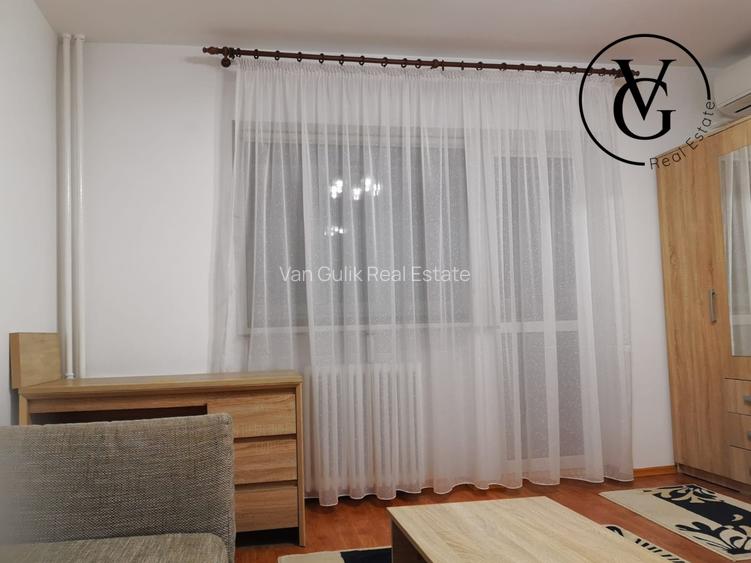 Garsoniera cu bucatarie separata - Zona Centrala - Bd. Unirii - 11