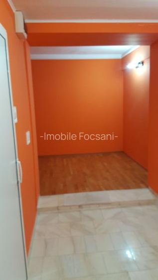 Spatiu comercial - 12