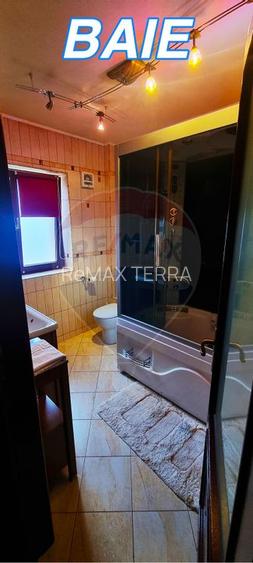 Eleganță și confort într-o casă cu personalitate - 13