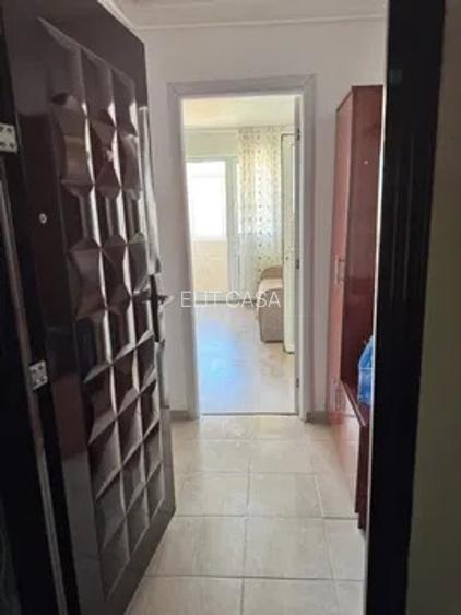 Apartament cu 3 camere, zona Podu Ros - 3