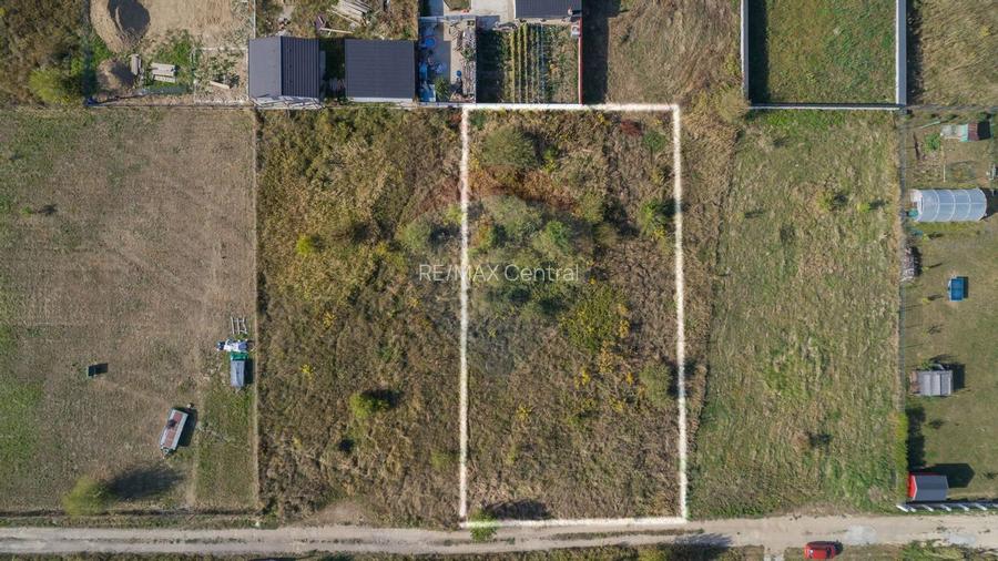 Teren de vanzare 1,000mp Cristian  - intravilan - 3