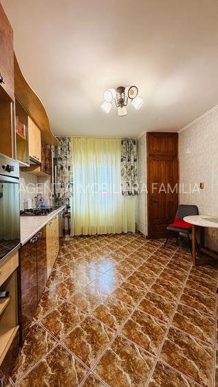 De vanzare apartament cu 4 cam dec. in Galati, piata Centrala, etaj5/7 - 17