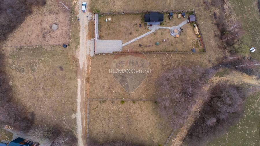 Teren intravilan 850mp Zarnești-Bran, natura-relaxare - 13
