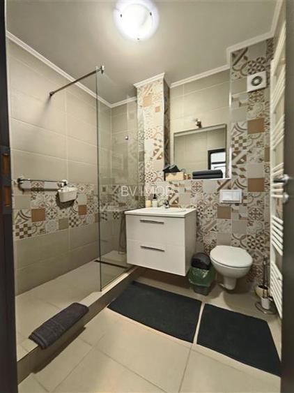 Inchiriere garsoniera decomandata, bloc nou zona Tractorul - 3