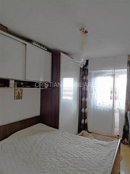 Ap 3 camere Radu Negru conf.1 decomandat, Renovat - 2