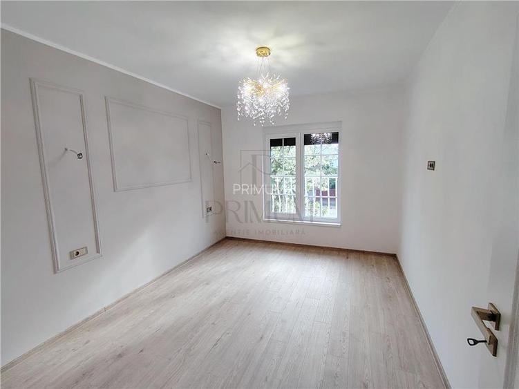 Duplex separat  prin carport - Panouri  - Asfalt - Mobilat lux - 11