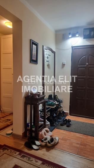 Apartament 3 camere, zona Scolii nr. 13 - 9