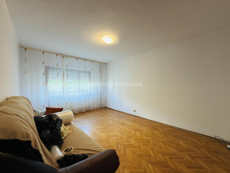 Apartament 3 camere, decomandat, etajul 2, zona Soarelui - 7