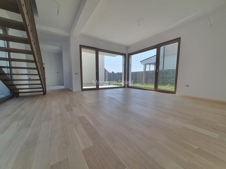 Monarch Soleil  - parchet , usi interioare, tamplarie din lemn natural - 14