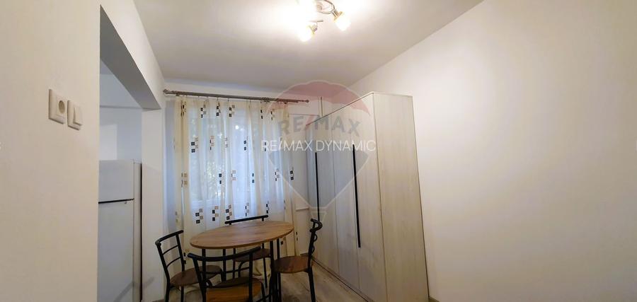 Garsoniera de inchiriat in zona centrala, etaj 2. Renovată de curând. - 4