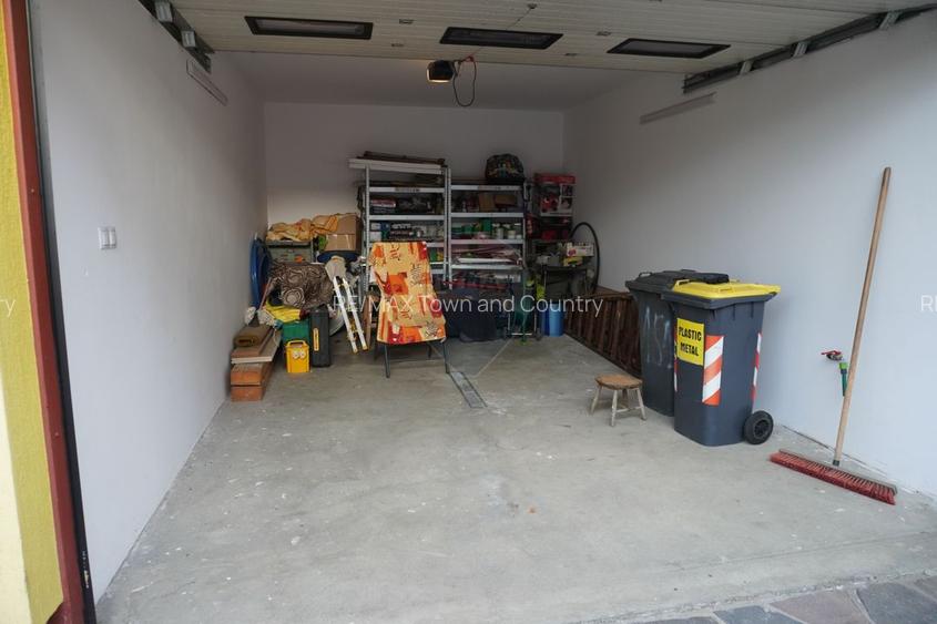 Casă cu 5 camere de vânzare, str. Dragoș Vodă - 22