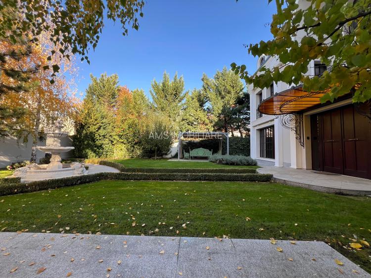 VILA DEOSEBITA / SPATII GENEROASE / CURTE PROPRIE - 59