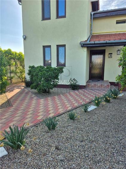 DUPLEX 5 CAMERE - ZONA LINISTITA - TOATE UTILITATILE - GATA DE MUTAT - 3