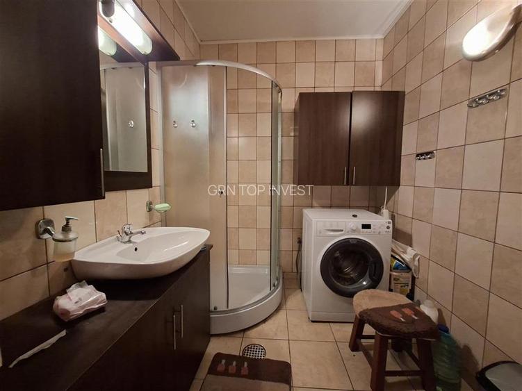 Casa 4 camere pivnita curte individuala Zona Lazaret - 12