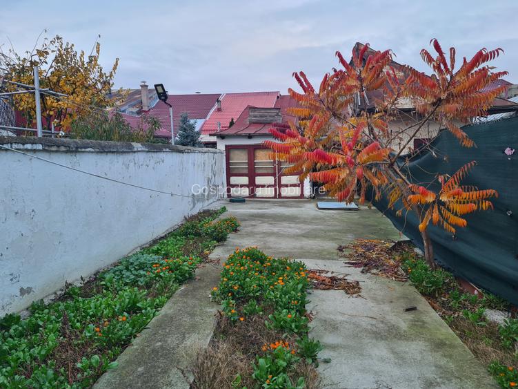 Casa zona centrala Adjud - renovata si mobilata - 12