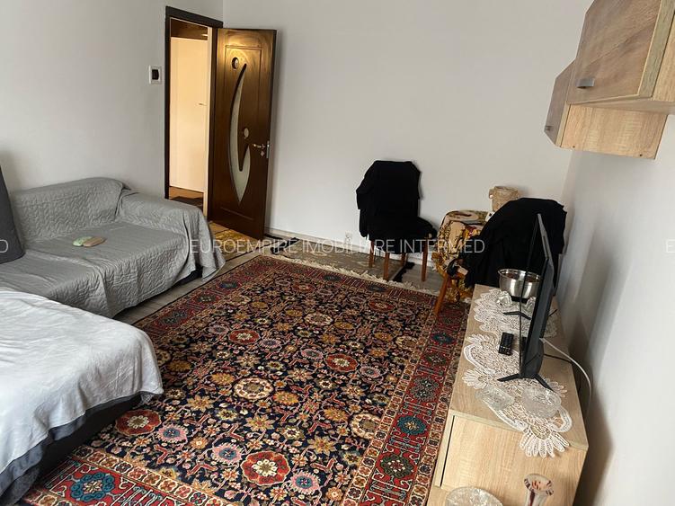 Apartament 2 camere decomandat , zona CET - 2