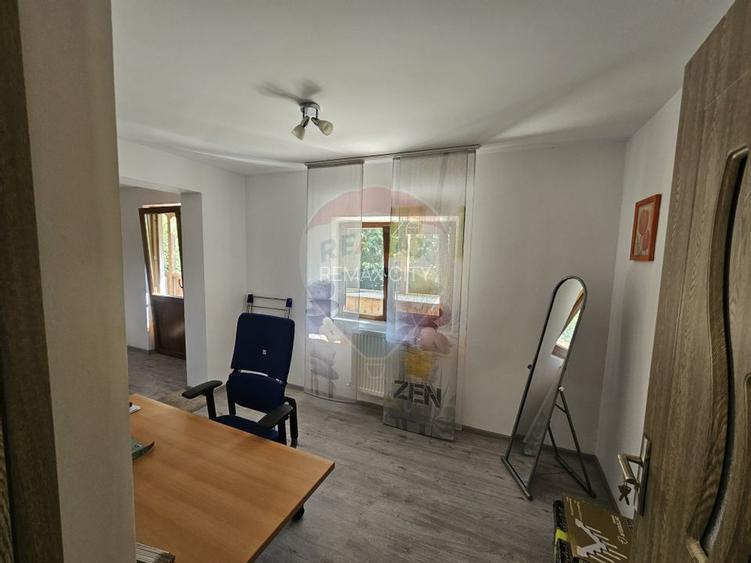 Casă solidă din cărămidă, mobilată, garaj, teren generos – Tarcău - 16