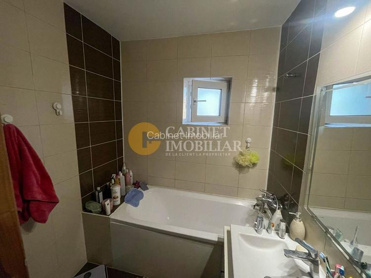 3 camere decomandat + 2 Bai - 72mp-  zona Dacia - 4