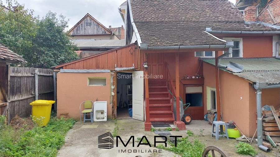 Apartament la casa si curte zona Centrala - 12