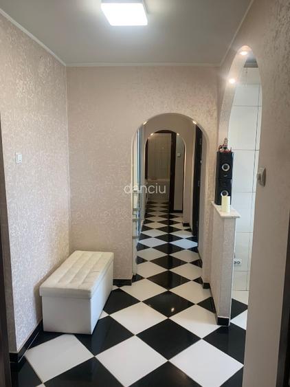 Proprietar apartament 3 camere, loc parcare - 2