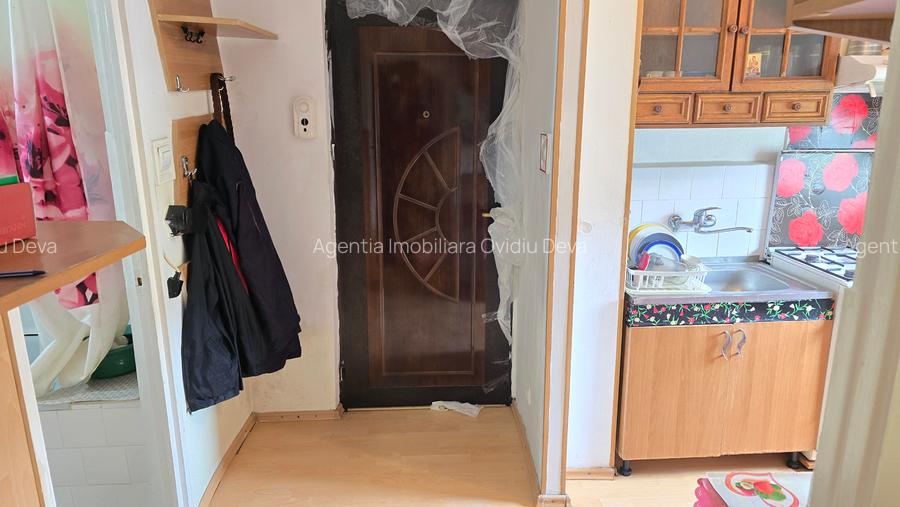 Vand garsoniera decomandata in Deva, zona Eminescu (Micro 15), mobilata - 8