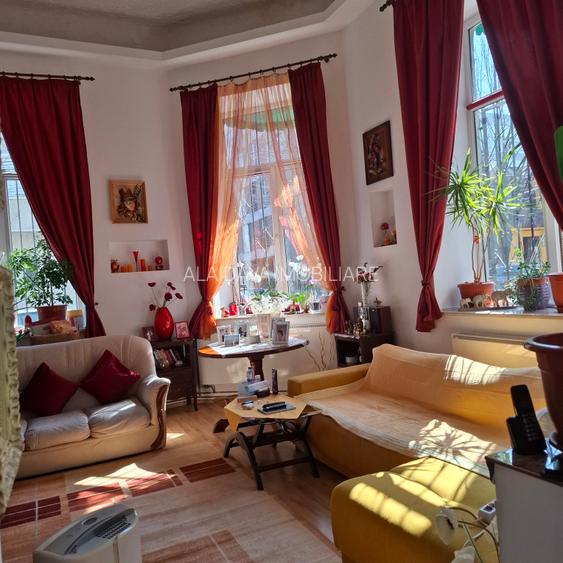 Centru-apartament D+P in vila,parter,intrare separata - 2