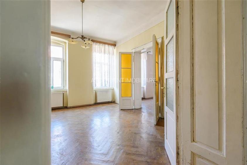 Nivel in vila, curte deosebita, priveliste, Central, Brasov - 9